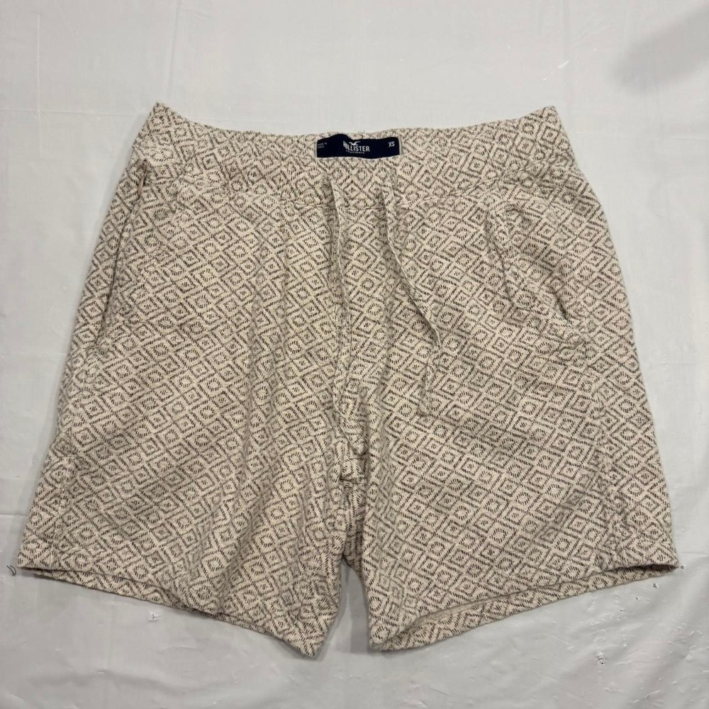 Hollister Women's Dressy Cream and Black Shorts Size Extra Small EUC
